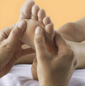 Как делать массаж ног девушке